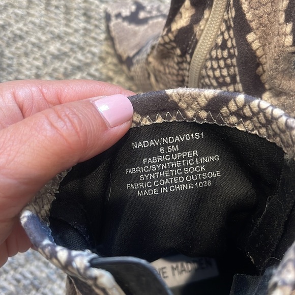 Steve Madden Size 6 1/2 Boots - Picture 5 of 5